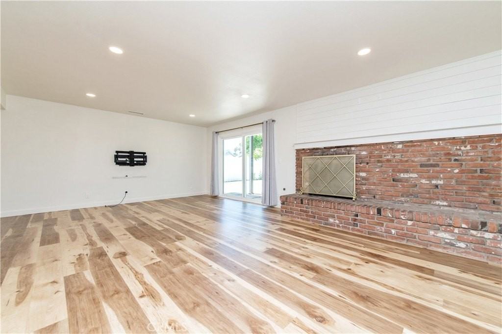 13381 Del Cerro Dr - Photo 3 of 22