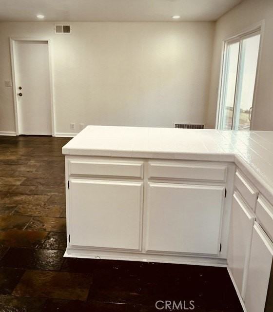 978 Modjeska Cir - Photo 3 of 9