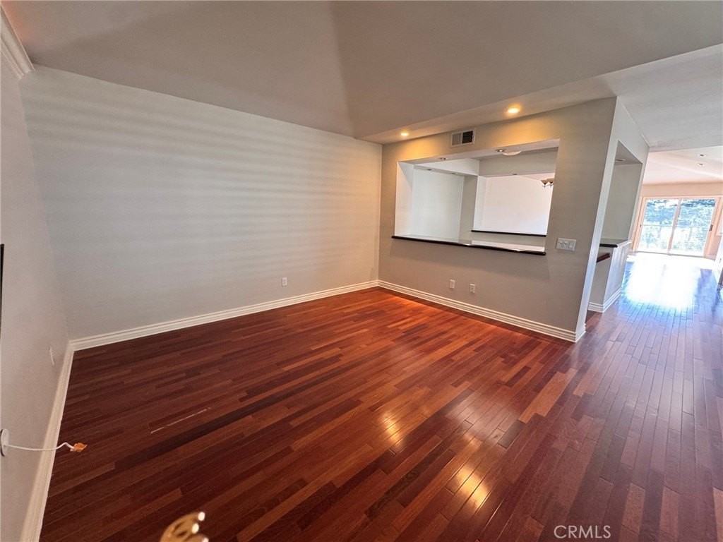825 Hibiscus Ct - Photo 4 of 46