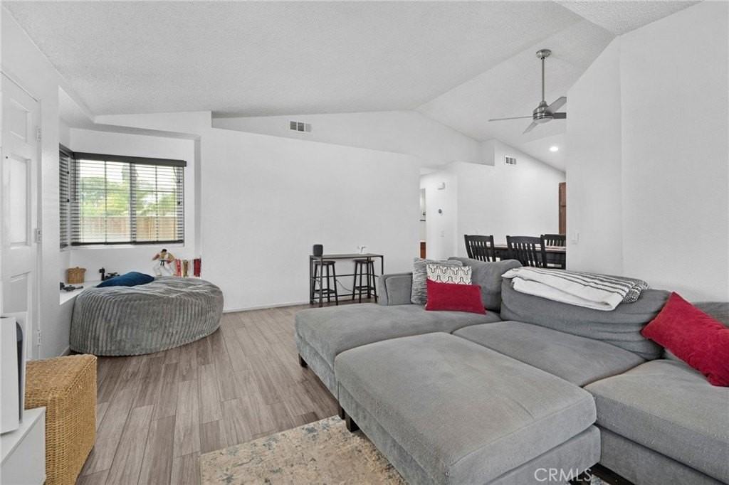 15957 Randall Ave - Photo 6 of 22
