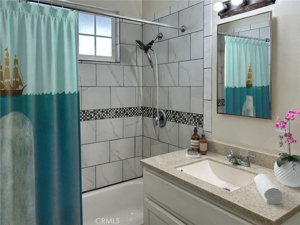 34102 Amber Lantern St - Photo 5 of 8