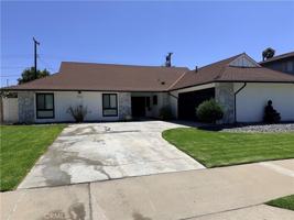 featured image of 3132 E Locust Ave
