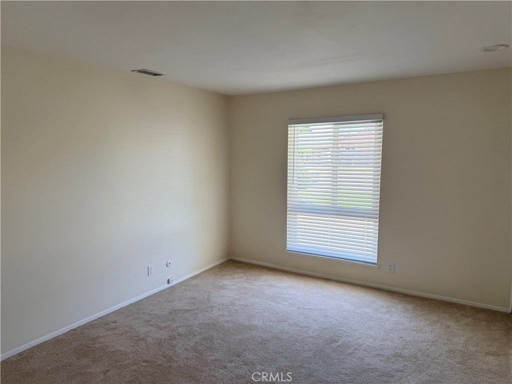 3132 E Locust Ave - Photo 5 of 18