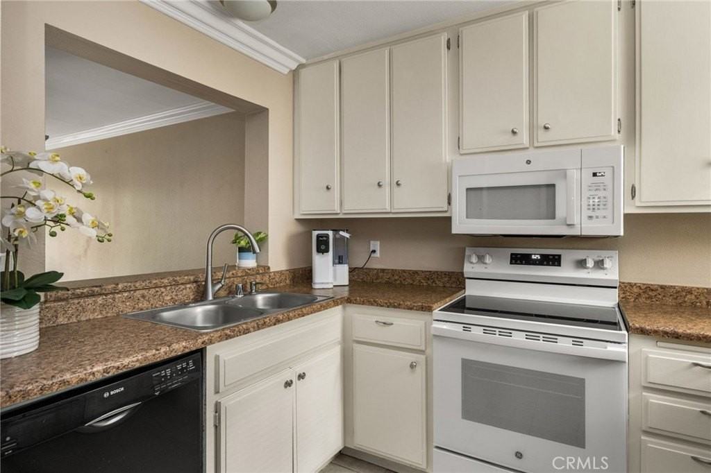 5825 E Creekside Ave #9 - Photo 6 of 41