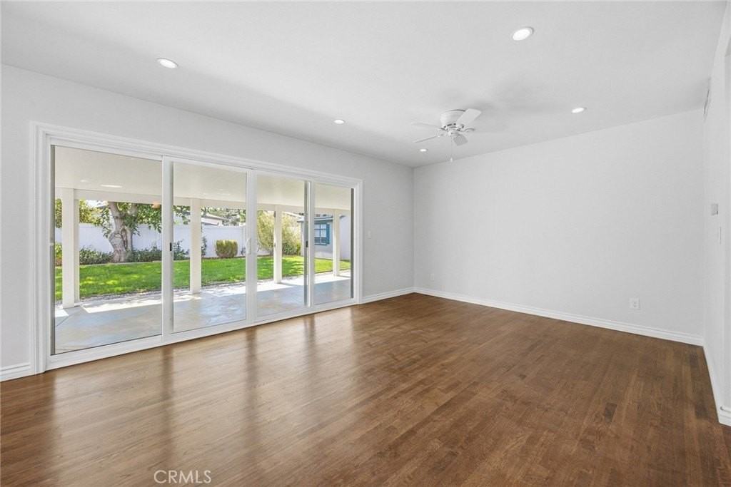 225 N Orchard Ave - Photo 3 of 30