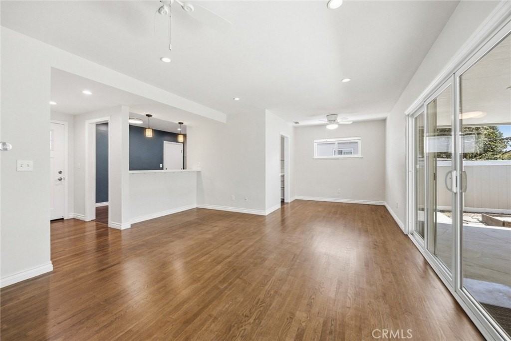 225 N Orchard Ave - Photo 7 of 30