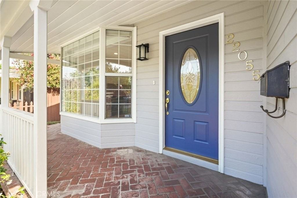 22055 Del Valle St - Photo 4 of 46