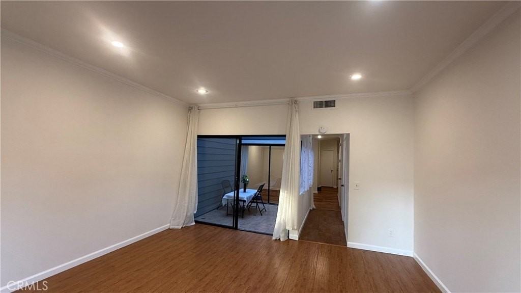 5841 Etiwanda Ave - Photo 4 of 21