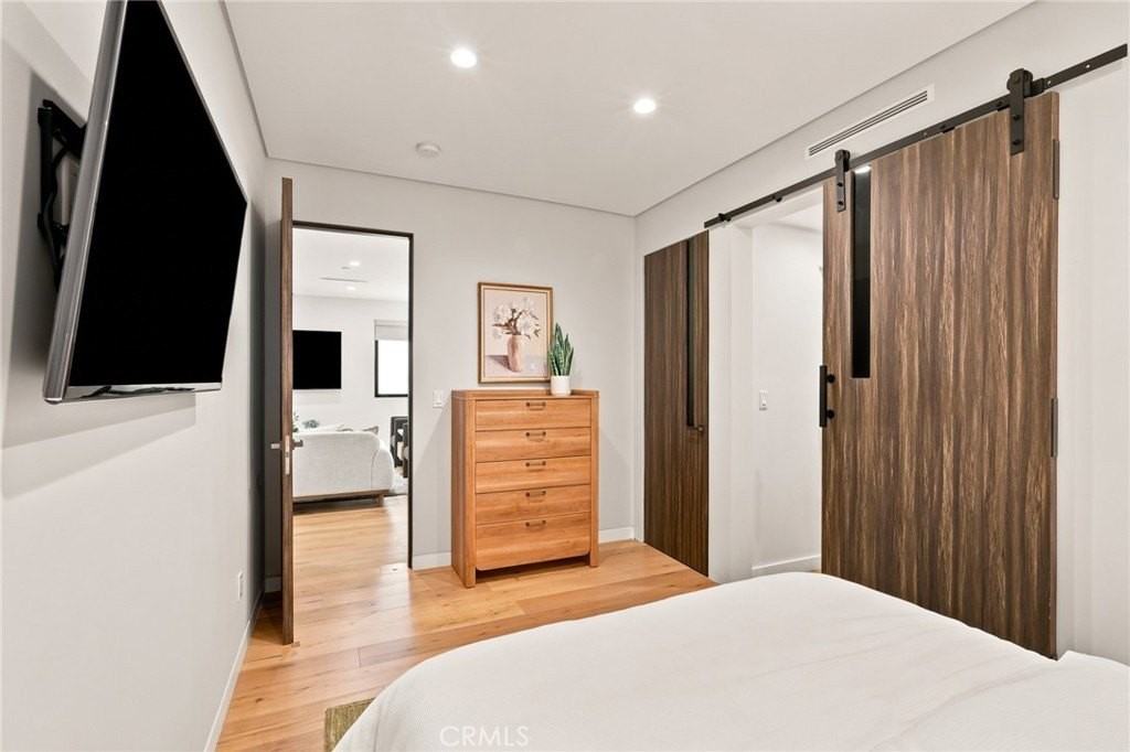 425 N Alfred St #2 - Photo 7 of 31