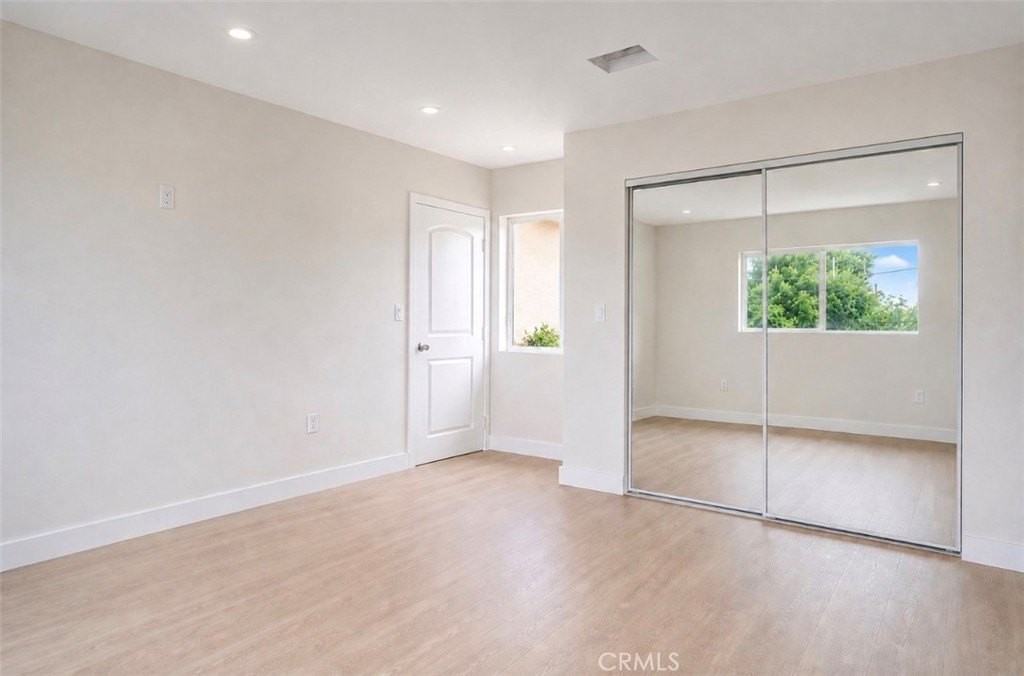 8410 Noble Ave - Photo 2 of 9
