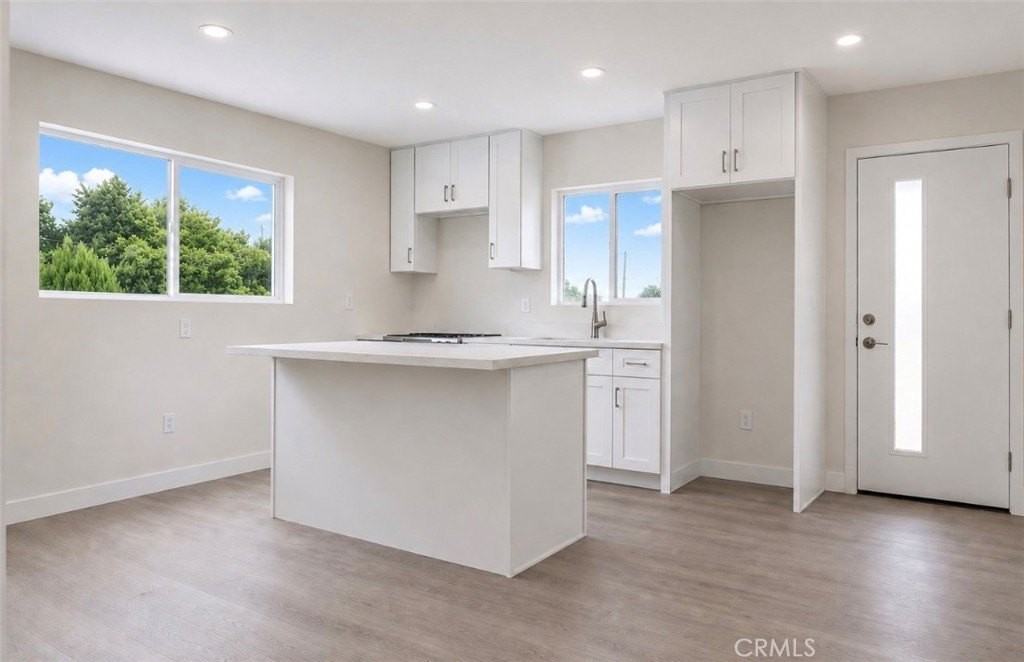 8410 Noble Ave - Photo 3 of 9