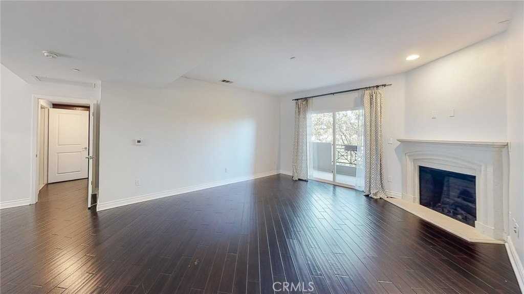 4424 Whitsett Ave #206 - Photo 7 of 49