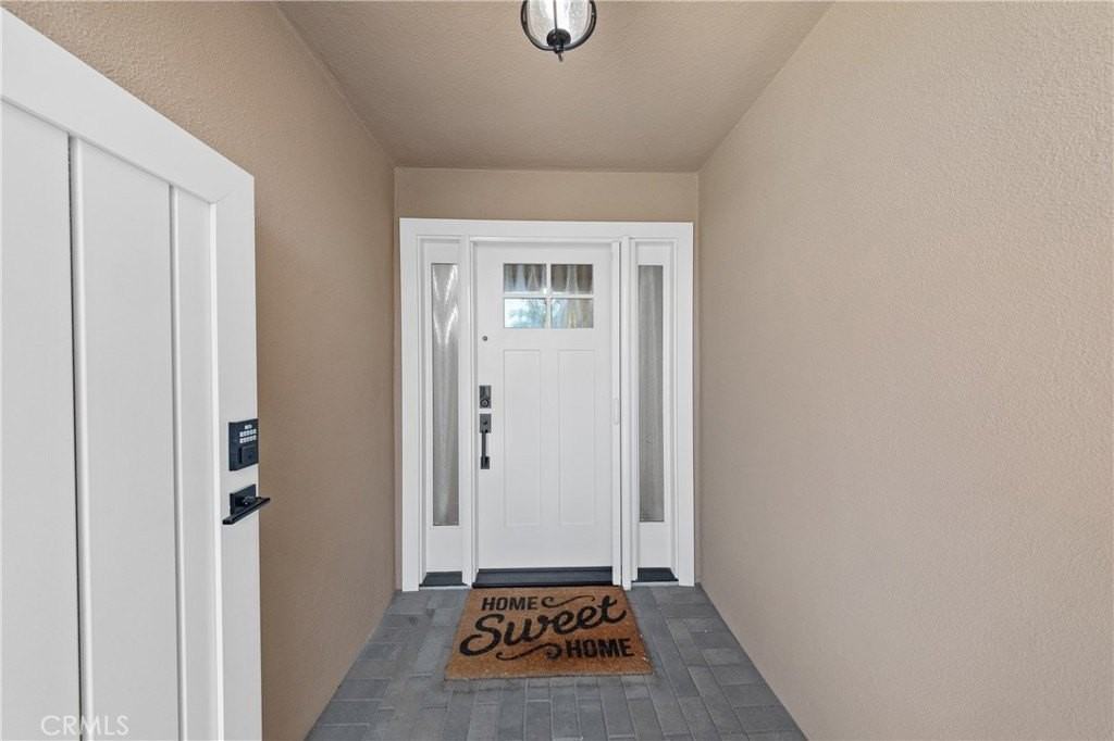 23291 Downland Rd - Photo 3 of 40