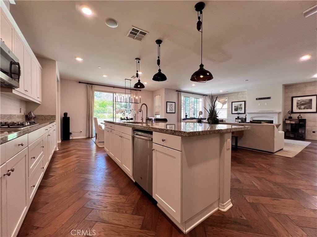 16552 Justin St - Photo 5 of 44