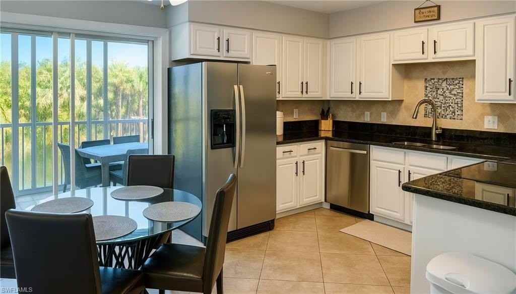 633 Palm View Dr #4 - Photo 3 of 11