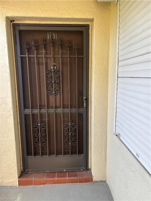 9285 Lake Park Dr #101 - Photo 3 of 23