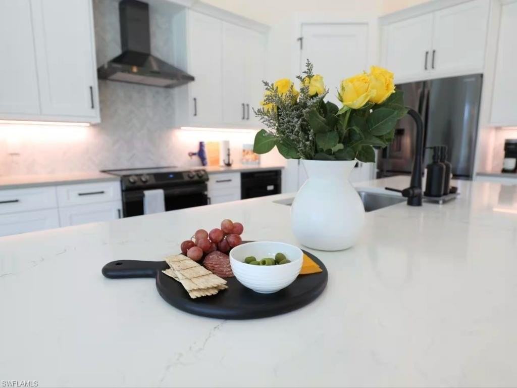 138 Greenbrier St - Photo 3 of 39
