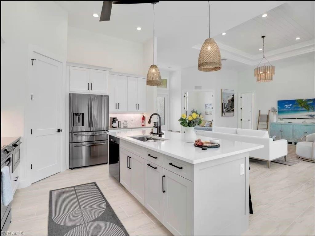 138 Greenbrier St - Photo 4 of 39