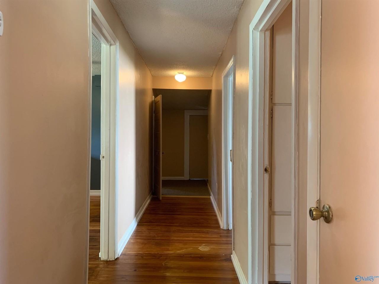 1301 Halsey Ave Ne - Photo 4 of 10