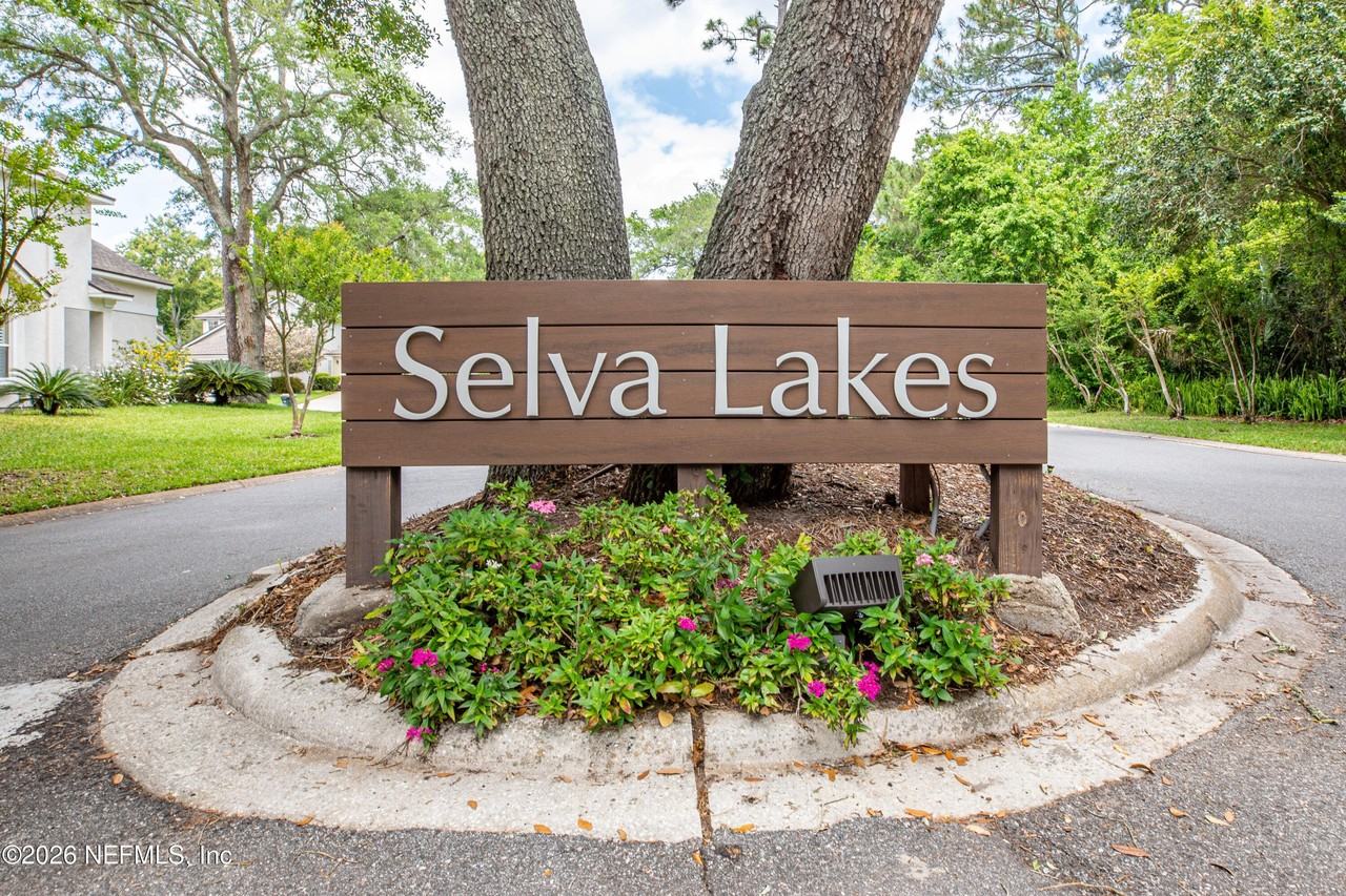 563 Selva Lakes Cir