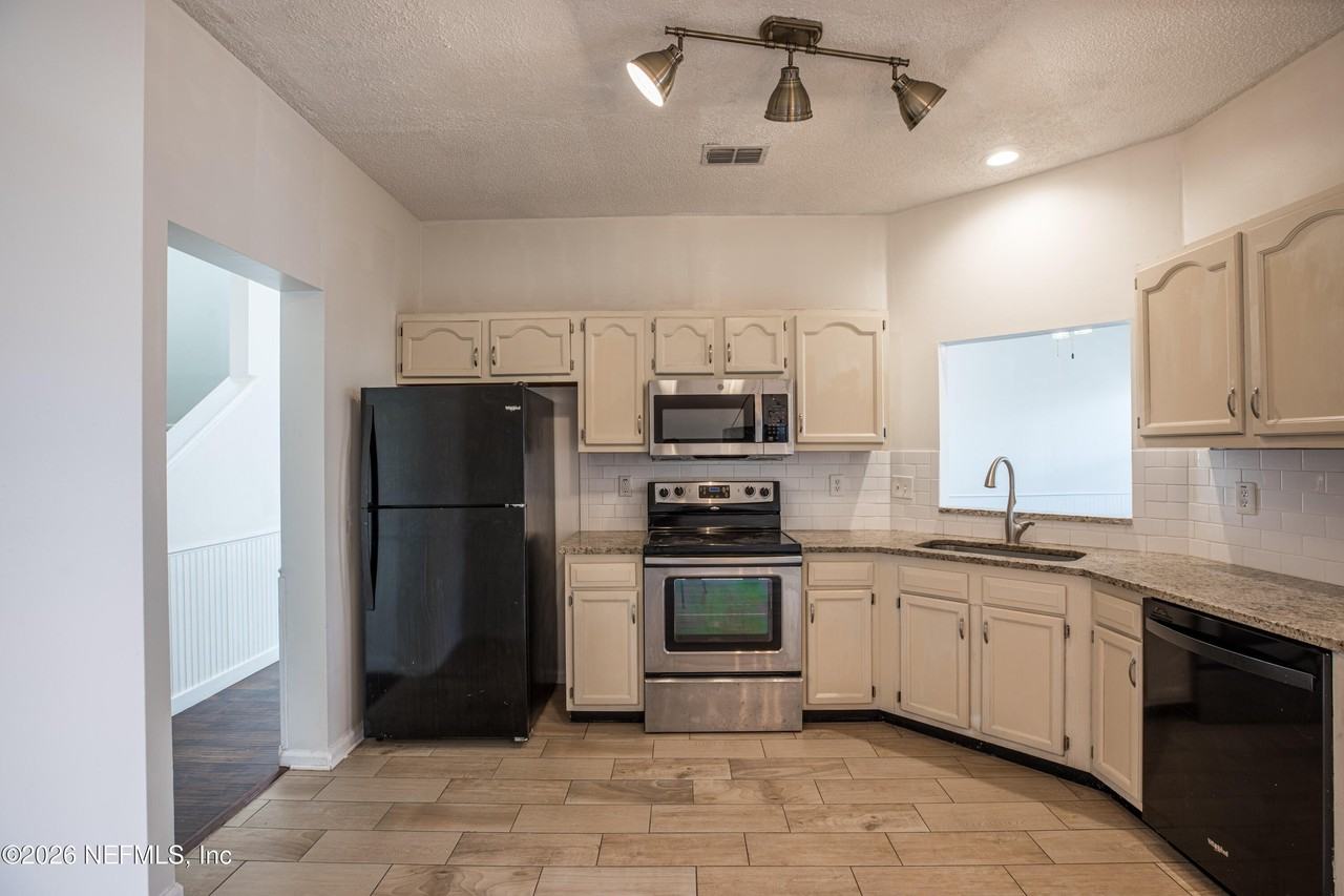 563 Selva Lakes Cir - Photo 6 of 50