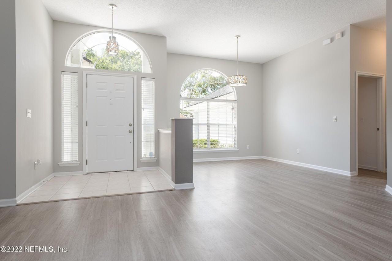 171 Elmwood Dr - Photo 6 of 43