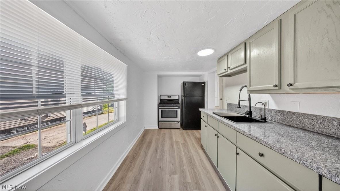 511 Brown St - Photo 5 of 29
