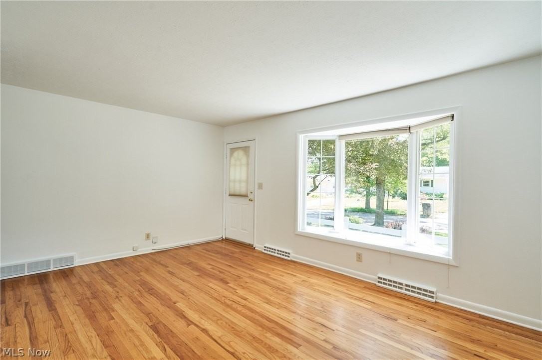 1056 Endicott Dr - Photo 2 of 27