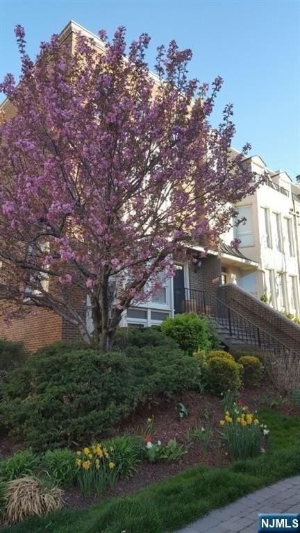 50 Kings Ct - Photo 2 of 12