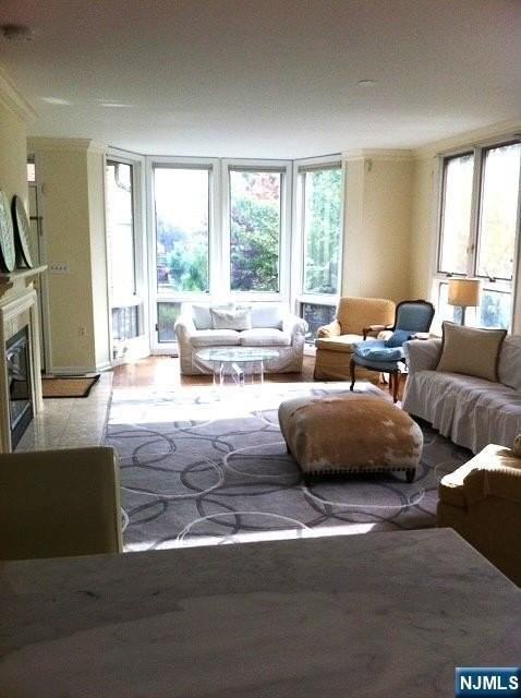50 Kings Ct - Photo 3 of 12