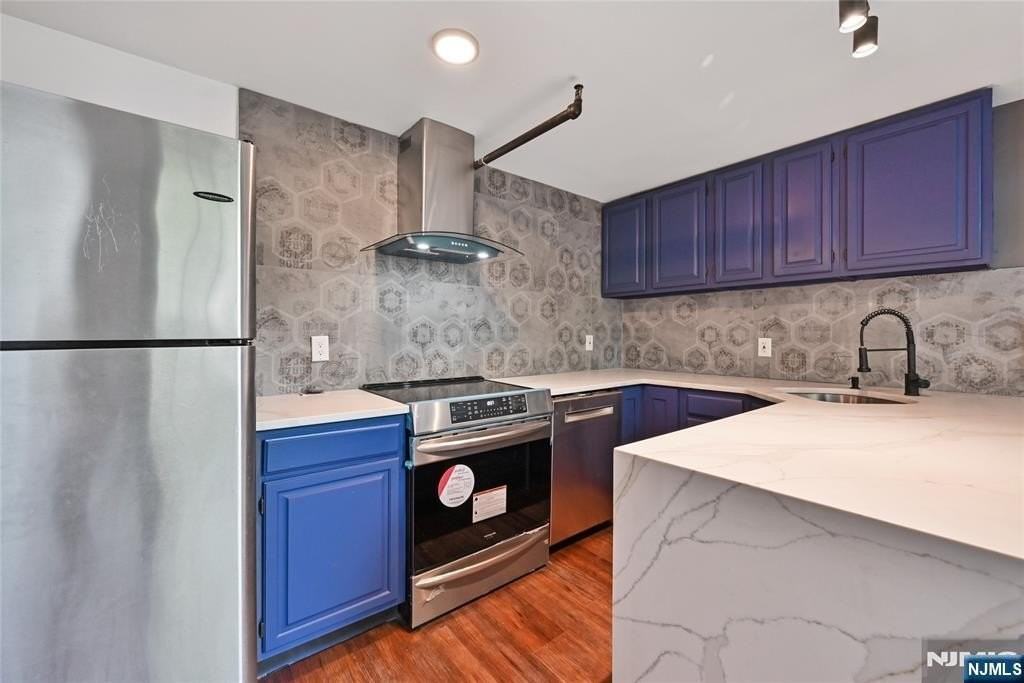 384 Trenton Ave #3E - Photo 3 of 14