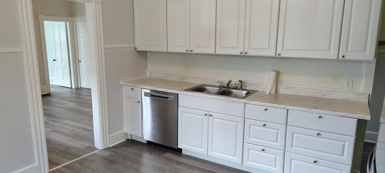 50 Franklin St #1 - Photo 3 of 17