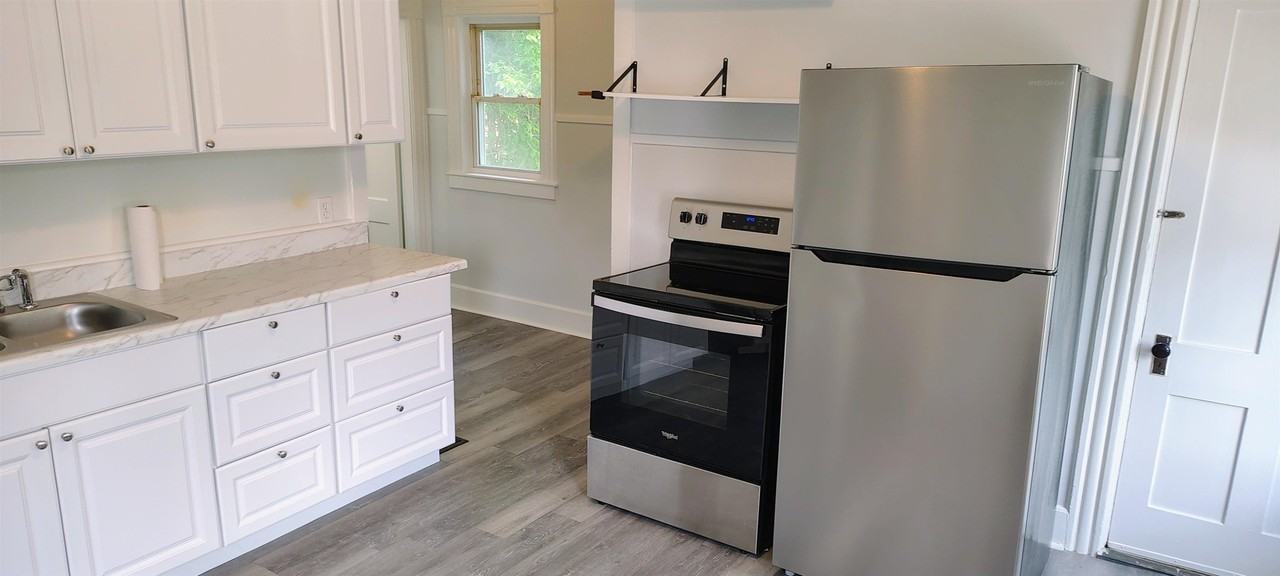 50 Franklin St #1 - Photo 4 of 17