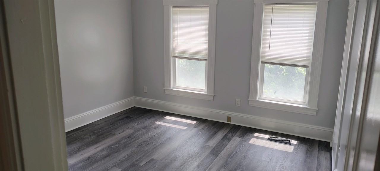 50 Franklin St #1 - Photo 7 of 17