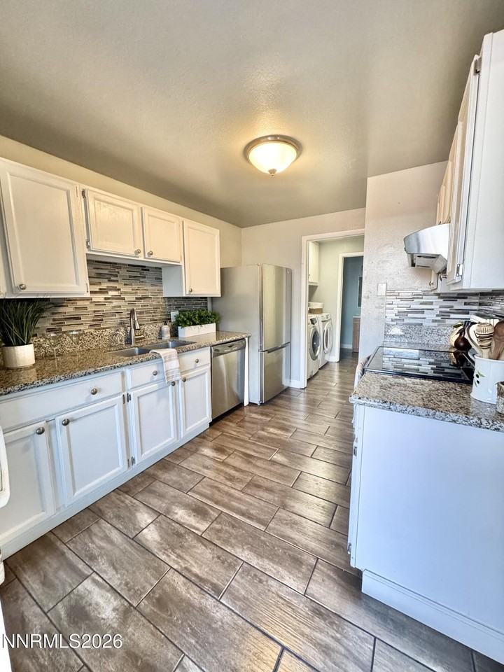 1601 London Cir - Photo 4 of 11