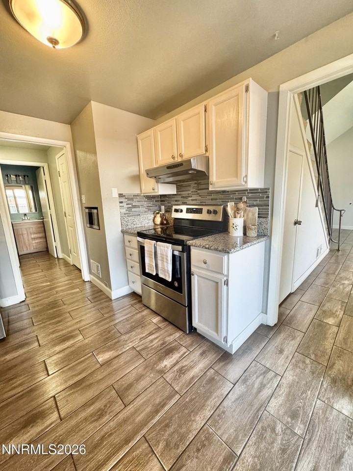 1601 London Cir - Photo 5 of 11