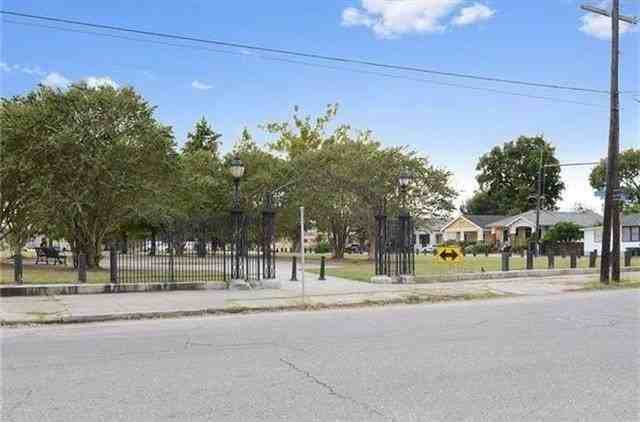 1463 Annunciation St #B - Photo 7 of 28