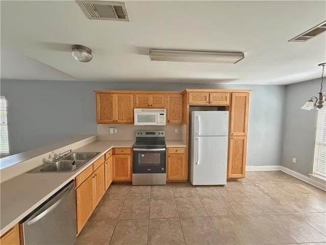 14234 Woodlands Dr #89 - Photo 3 of 11