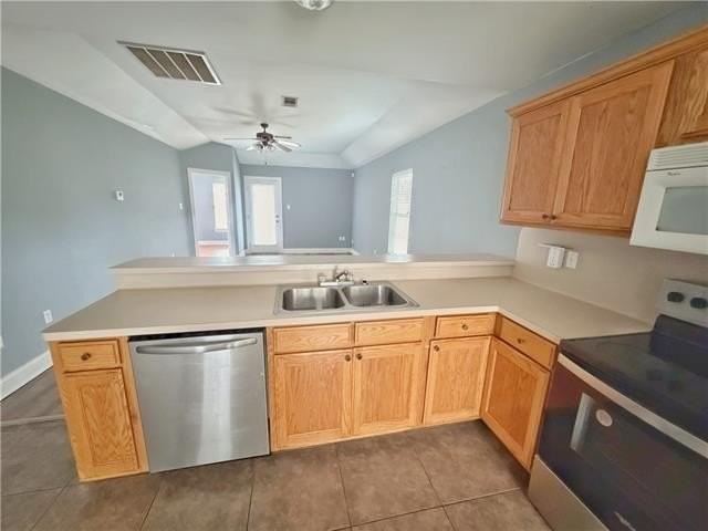 14234 Woodlands Dr #89 - Photo 4 of 11