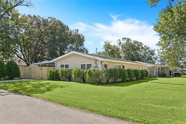 215 Citrus Rd - Photo 2 of 11