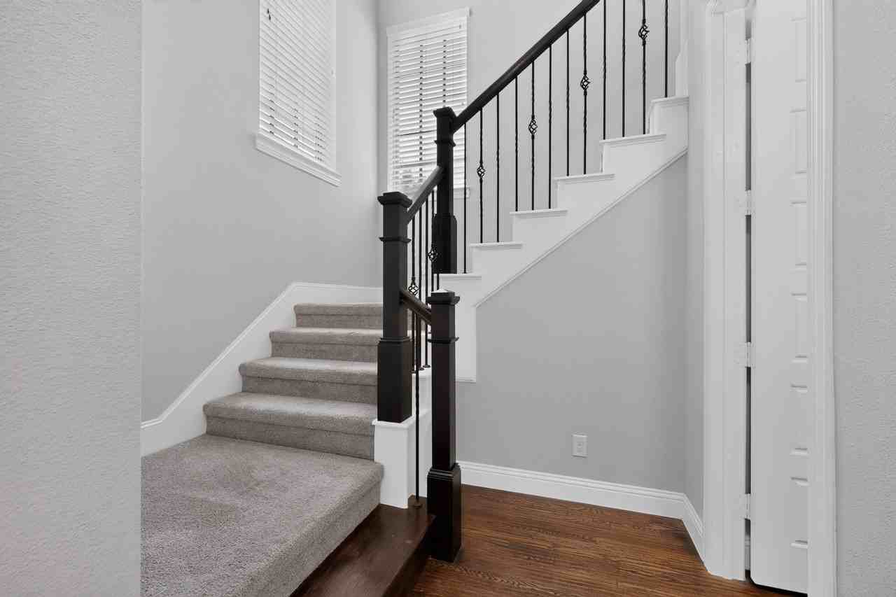 8261 Kentland Dr - Photo 6 of 40