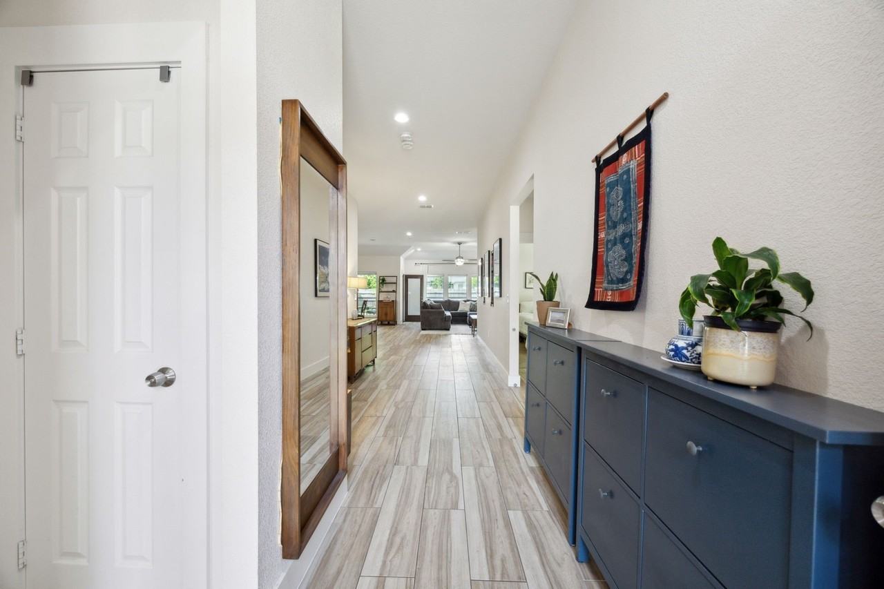 4435 Cicero St - Photo 2 of 21
