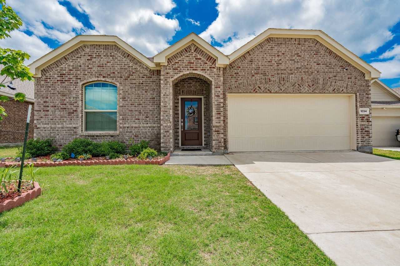 1034 Manuel Dr - Photo 2 of 30