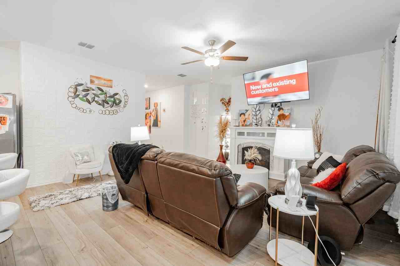 1034 Manuel Dr - Photo 7 of 30