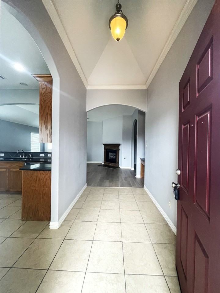 18 Kramer Ct - Photo 2 of 26