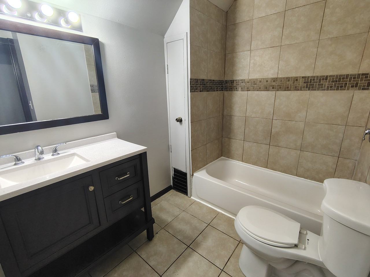 1102 Grant Ave #1 - Photo 3 of 14
