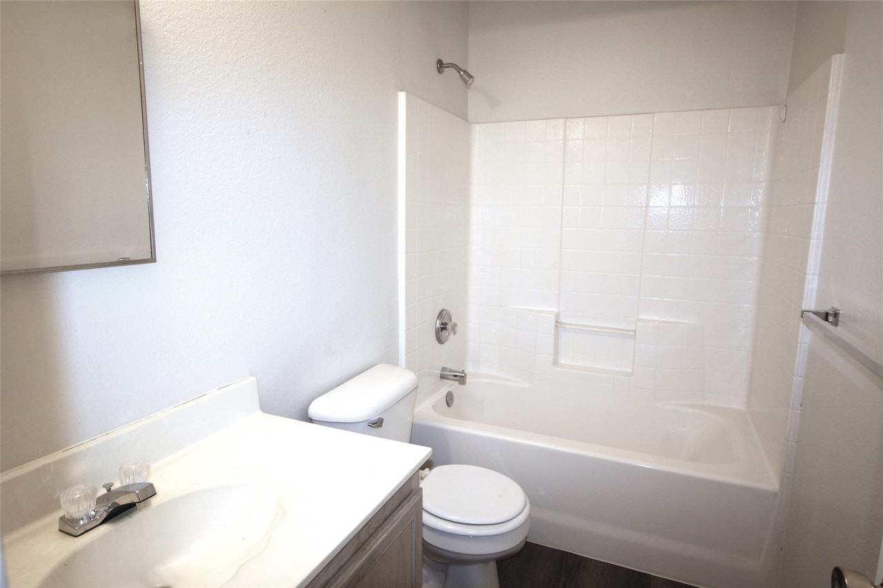 1397 Lochspring Dr - Photo 7 of 14