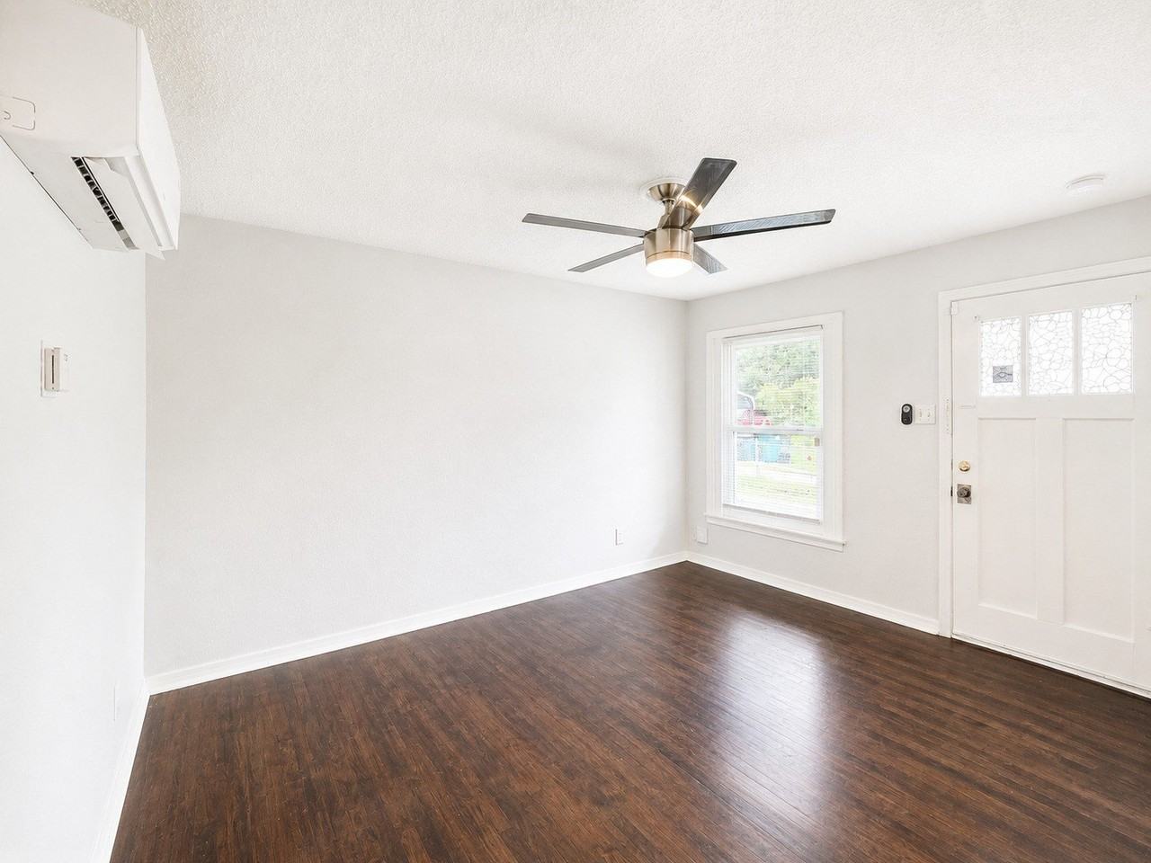 1819 Brittain St - Photo 5 of 17