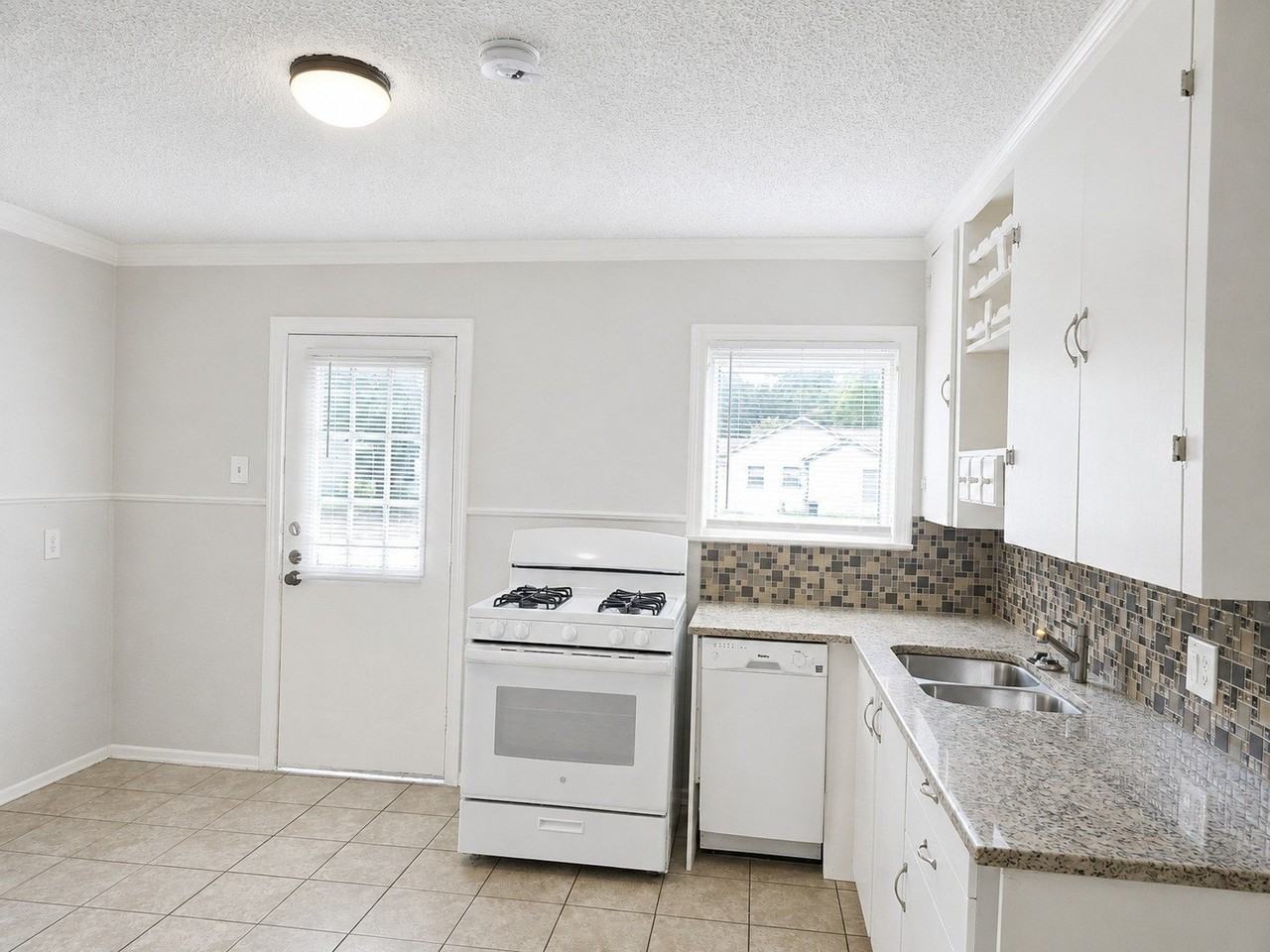 1819 Brittain St - Photo 6 of 17