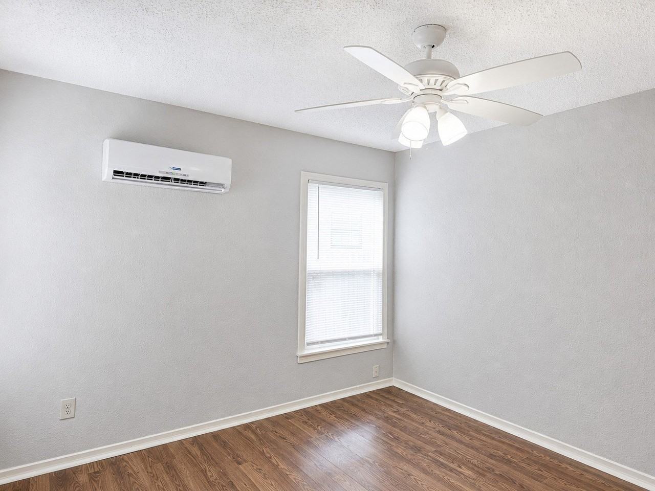 1819 Brittain St - Photo 7 of 17